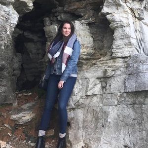 Meet your Posher, Lauren